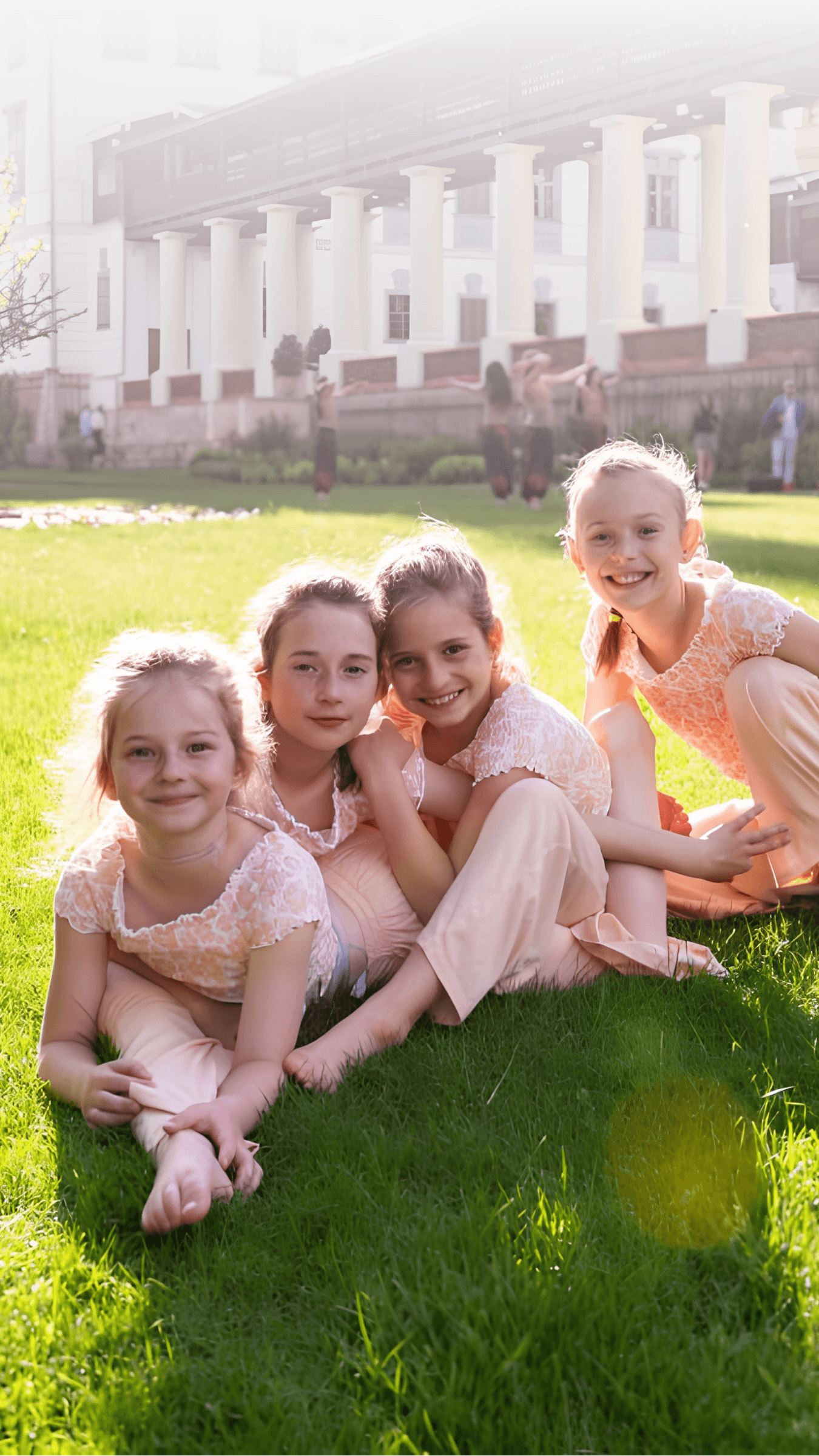 {"formatVersion":1,"children":[{"text":"UMĚNÍ VŠEM","isBold":true}]}